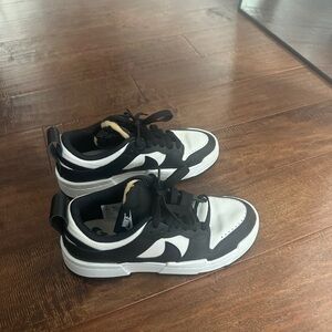 Nike black and white sneakers
